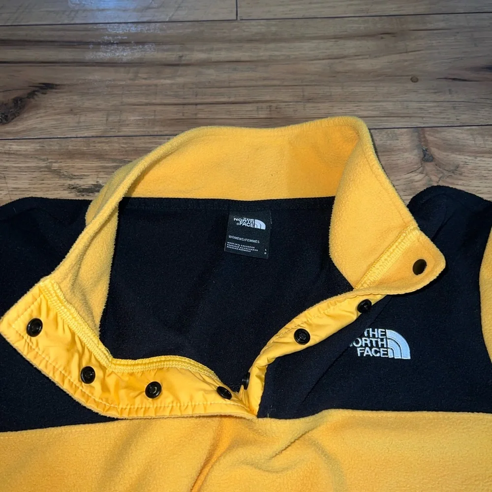 north face pullover - Picture 3 of 5